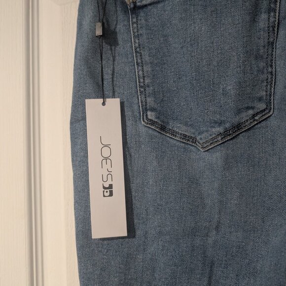 Joe's | The Provocateur Petite Bootcut jean In a Blink Blue - Picture 8 of 13